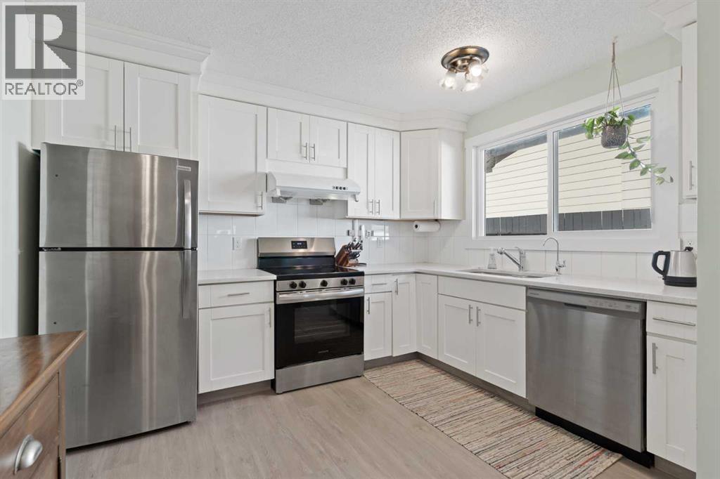 11 Berwick Hill Nw Property Photo 9