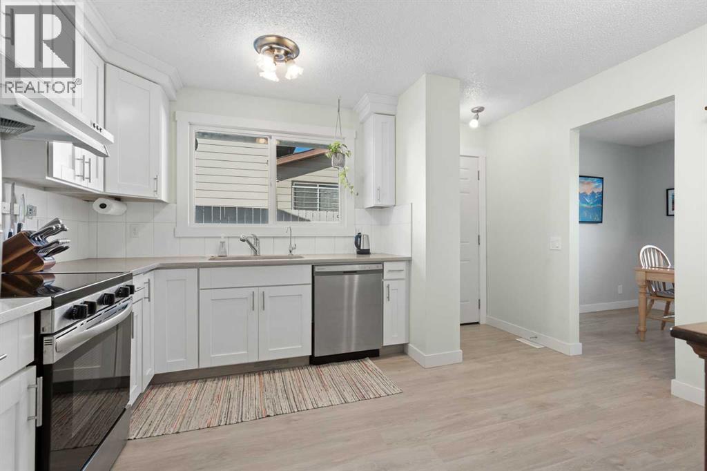 11 Berwick Hill Nw Property Photo 10