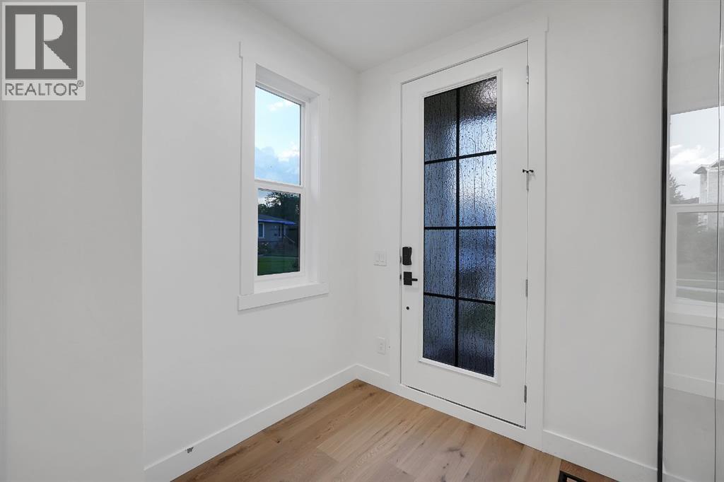 2826 31 Street Sw Property Photo 9