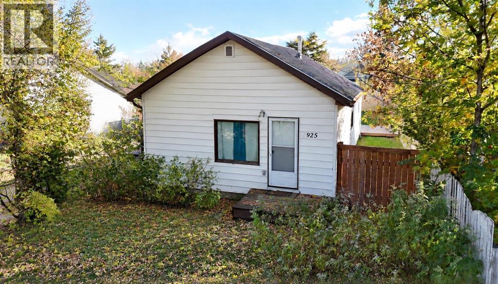 4925 59th Avenue Property Photo 1