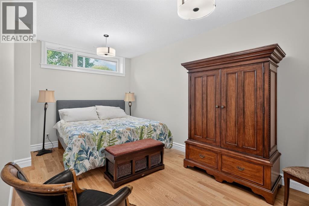 1640 16 Street Se Property Photo 45