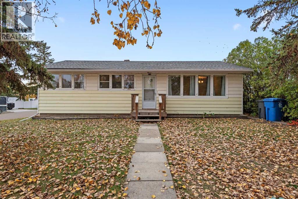 239 4 Avenue SE Property Photo 1