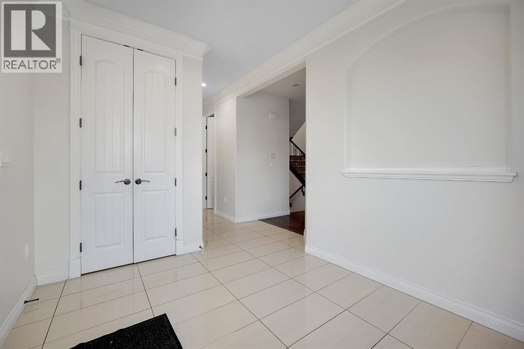40 Baywater Court Sw Property Photo 3