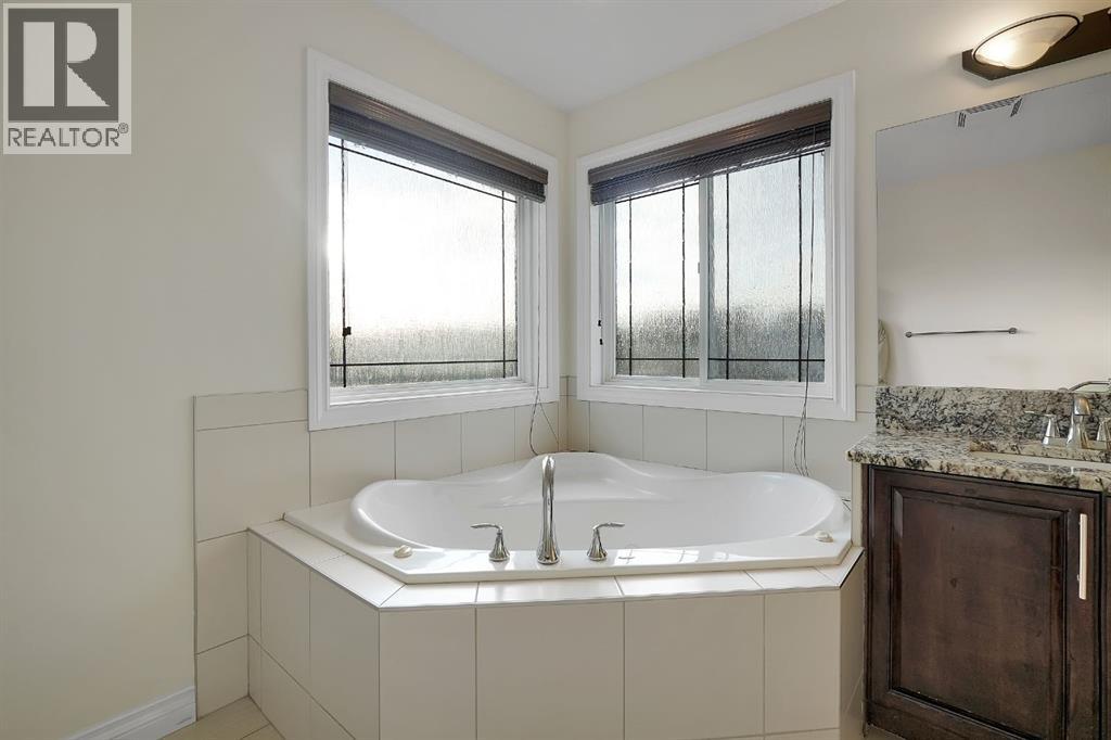 40 Baywater Court Sw Property Photo 32