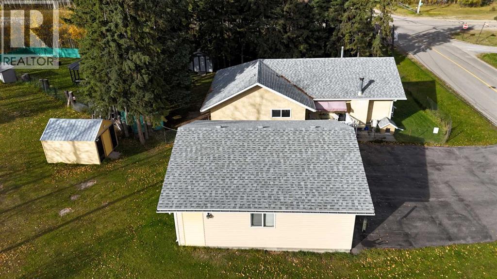 1892 63 Street Property Photo 6