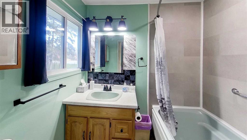 1892 63 Street Property Photo 22
