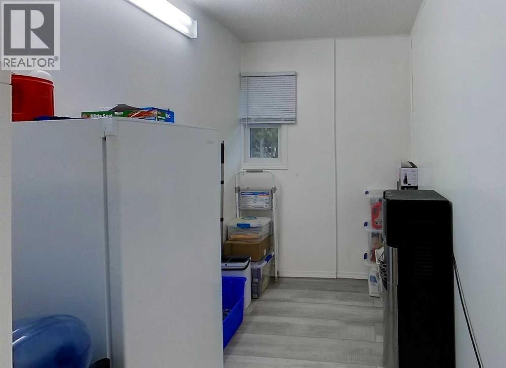 1892 63 Street Property Photo 28