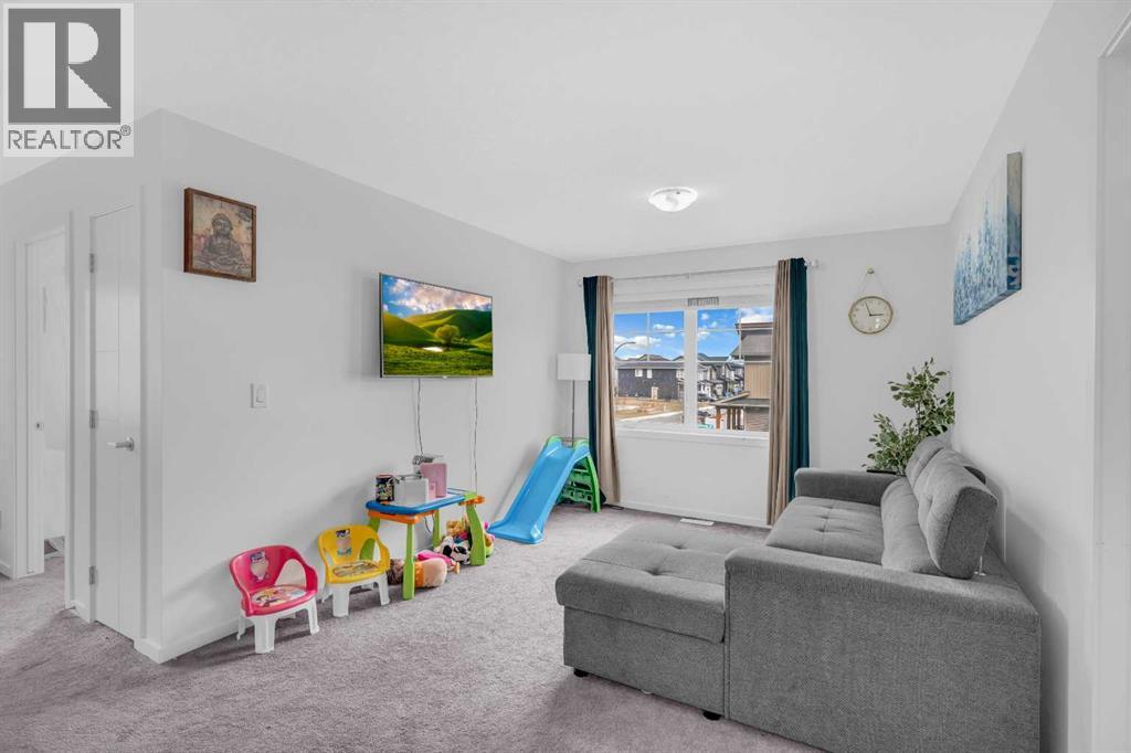 271 Carringham Road Nw Property Photo 17