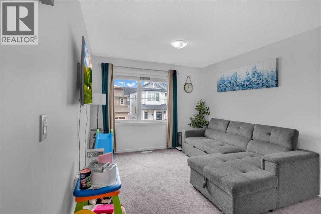 271 Carringham Road Nw Property Photo 18
