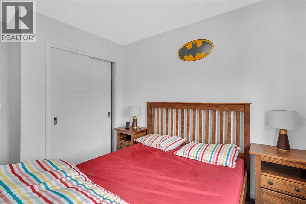 271 Carringham Road Nw Property Photo 23