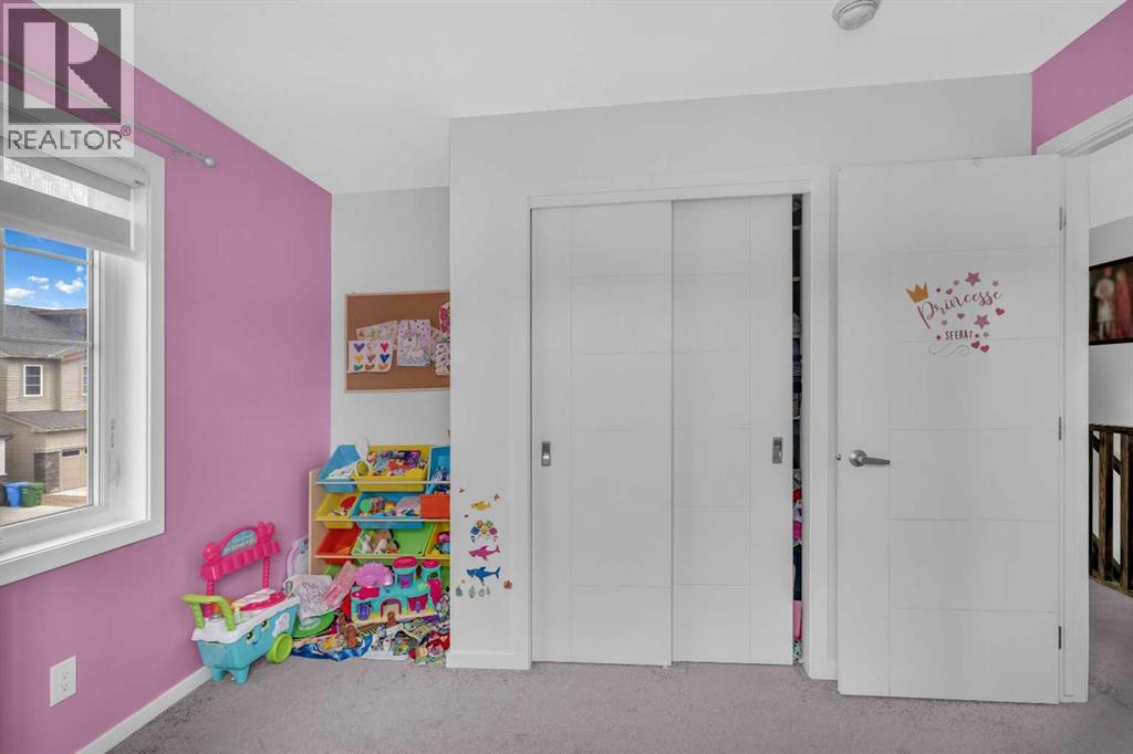 271 Carringham Road Nw Property Photo 25