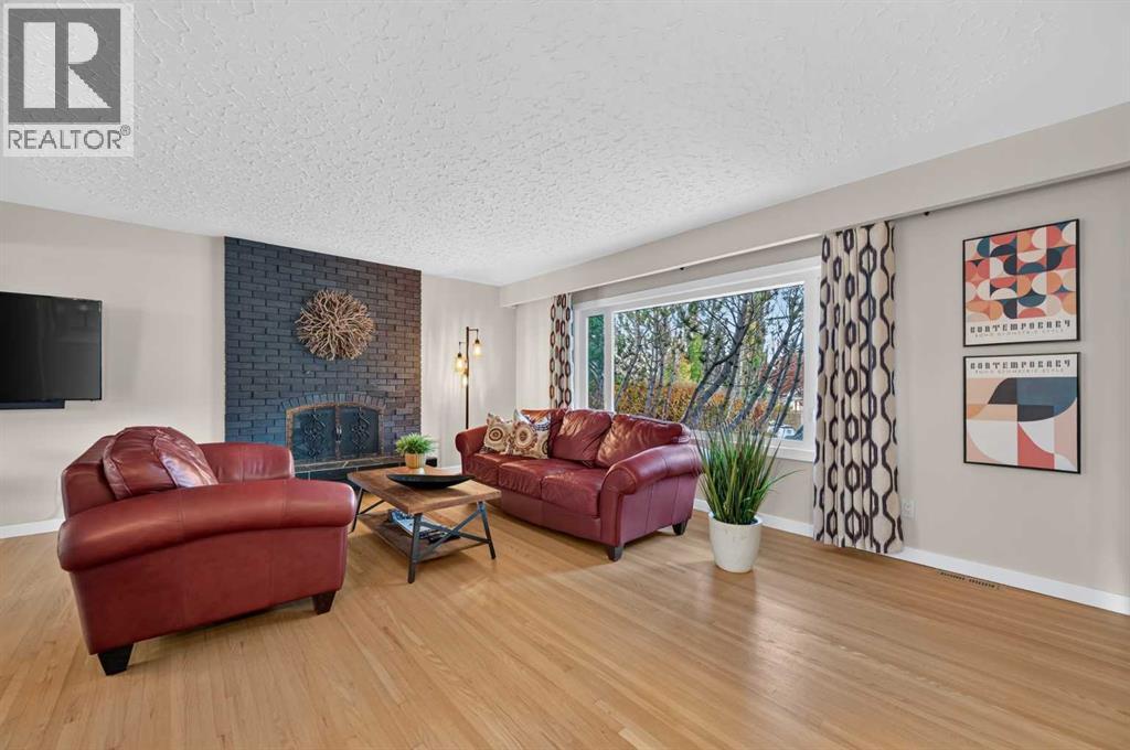 4124 19 Street Nw Property Photo 7
