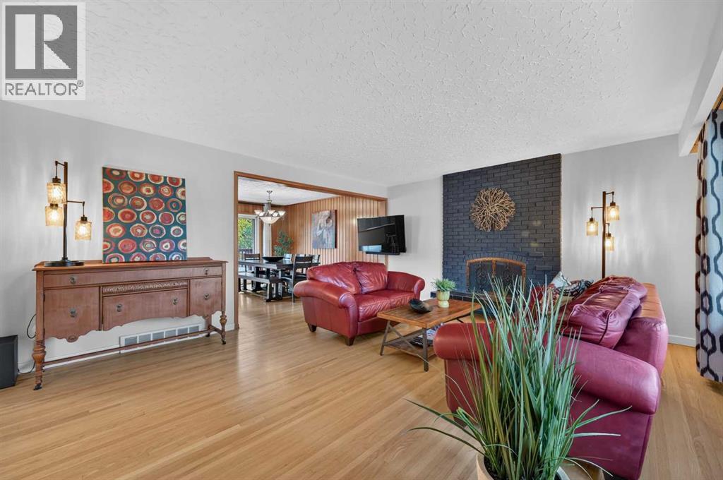 4124 19 Street Nw Property Photo 8