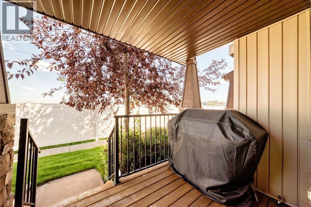 337 Copperpond Landing Se Property Photo 17
