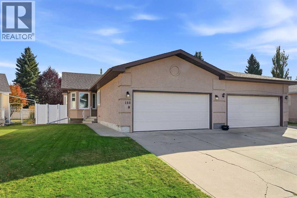 180 Doran Crescent Property Photo 1