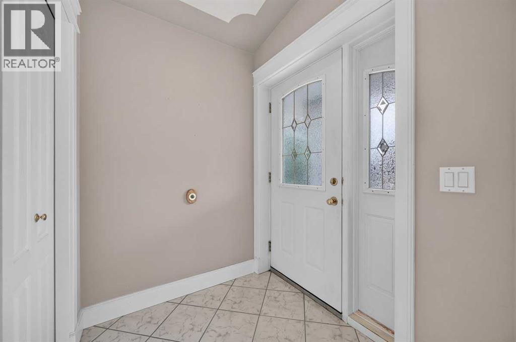 4418 20 Avenue Nw Property Photo 4
