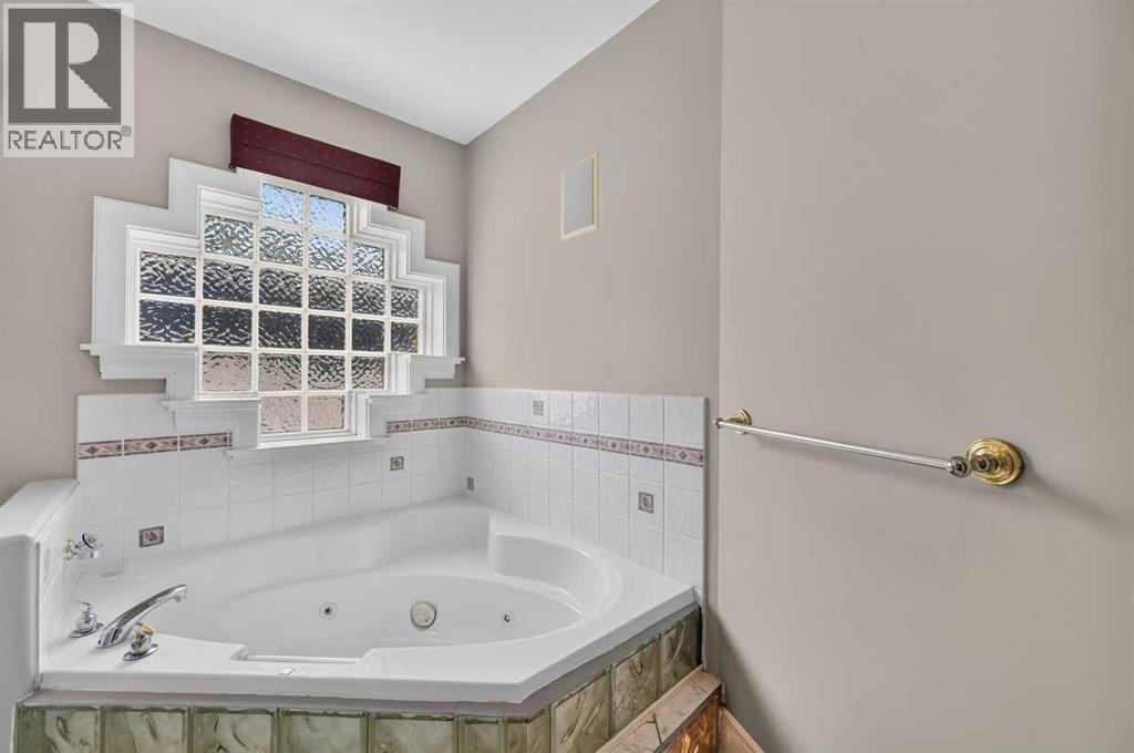 4418 20 Avenue Nw Property Photo 28