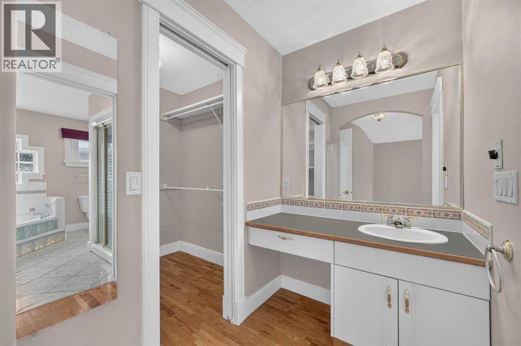 4418 20 Avenue Nw Property Photo 29