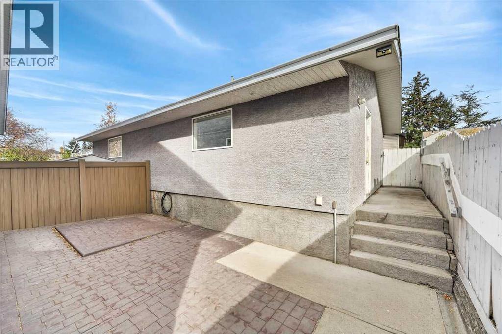 4418 20 Avenue Nw Property Photo 46