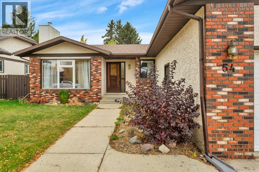 54 Rogers Crescent Property Photo 3