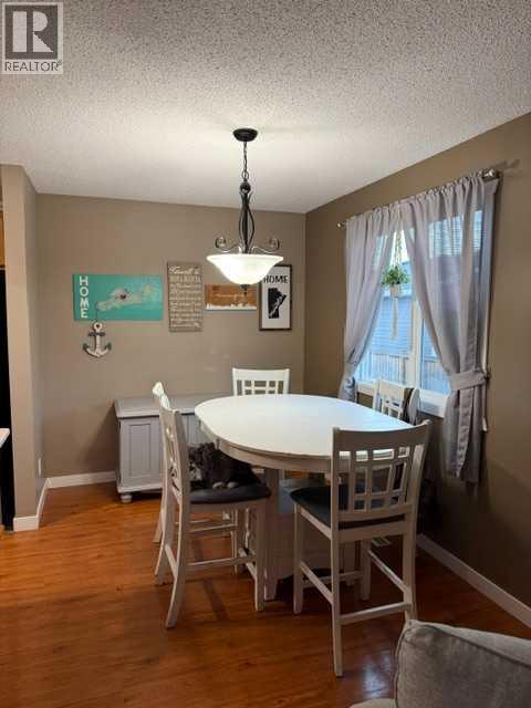9825 101 Street Property Photo 4