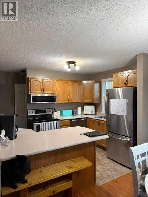 9825 101 Street Property Photo 5