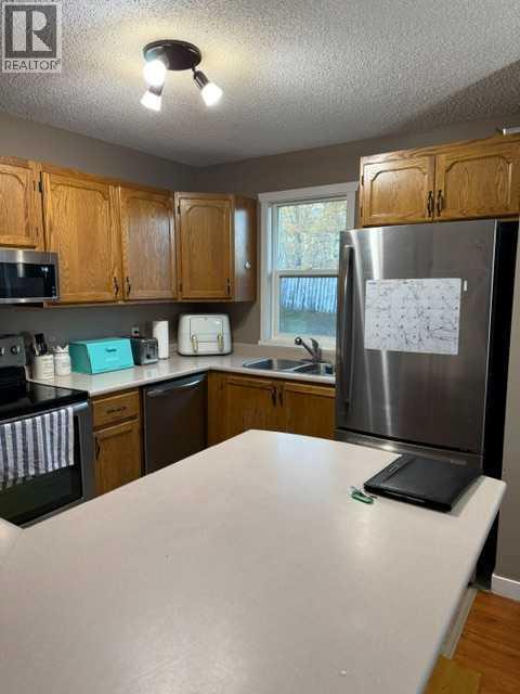 9825 101 Street Property Photo 7