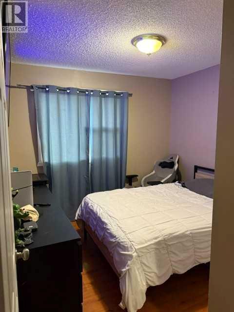 9825 101 Street Property Photo 11
