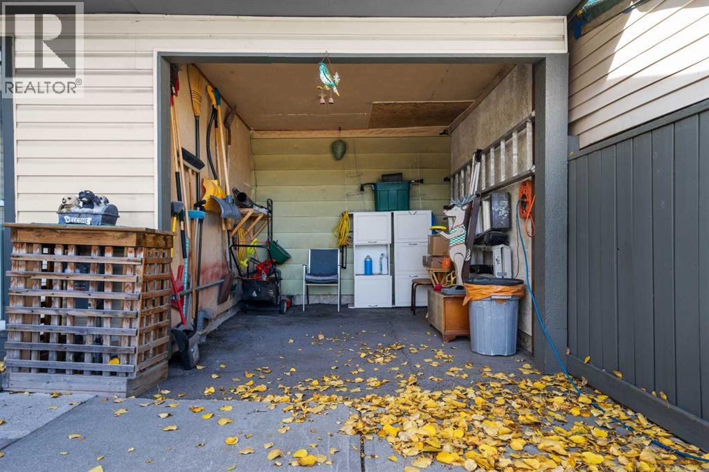 309 44 Street Se Property Photo 6