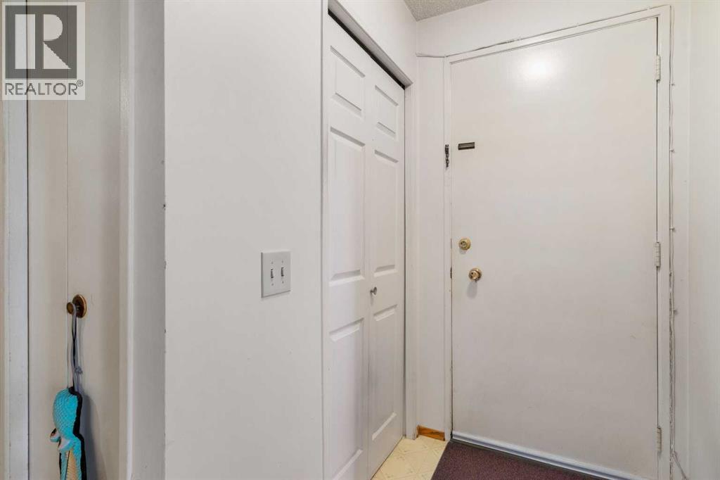309 44 Street Se Property Photo 8