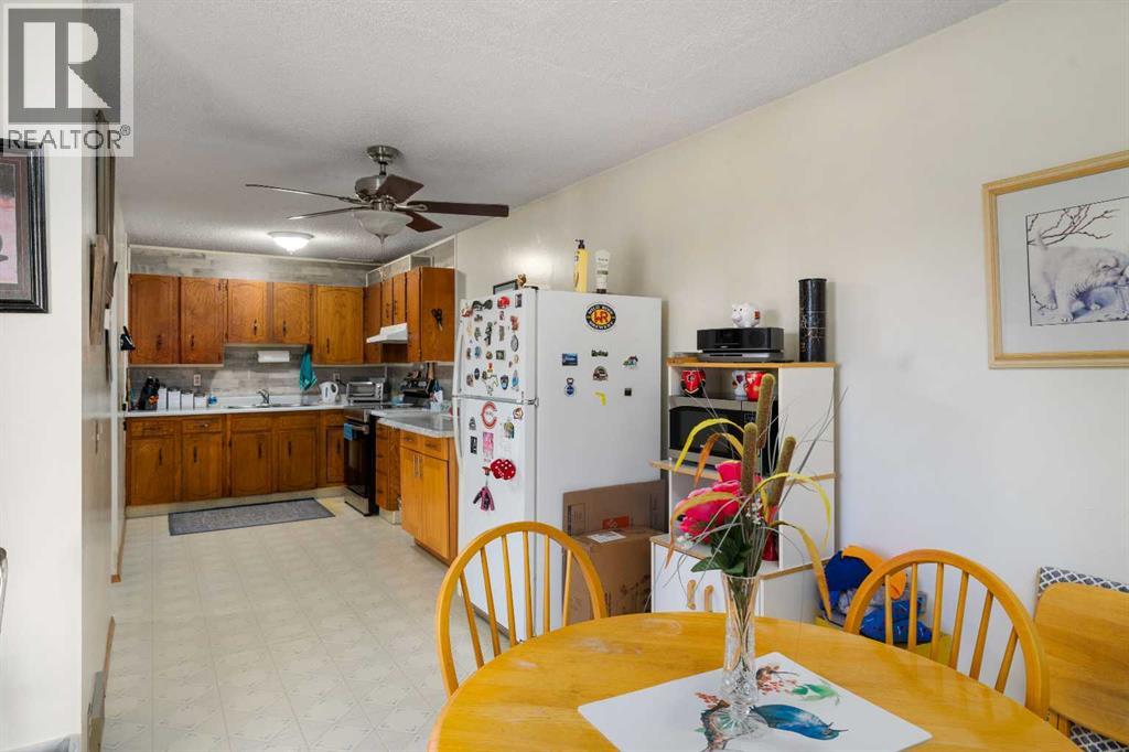 309 44 Street Se Property Photo 10