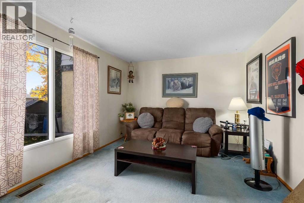 309 44 Street Se Property Photo 13