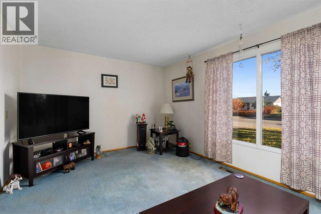 309 44 Street Se Property Photo 14