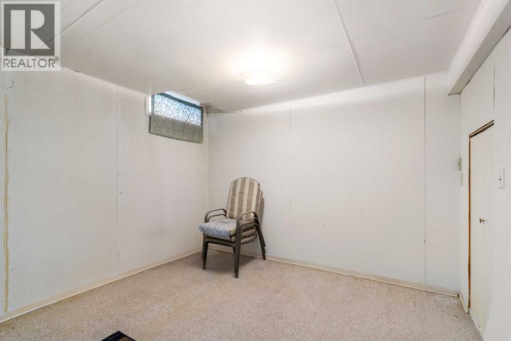 309 44 Street Se Property Photo 19