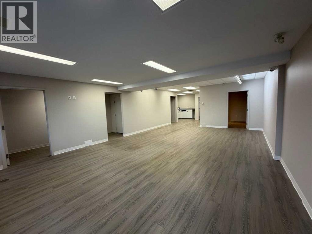 10071 120 Avenue Property Photo 5
