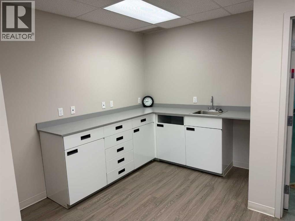 10071 120 Avenue Property Photo 10