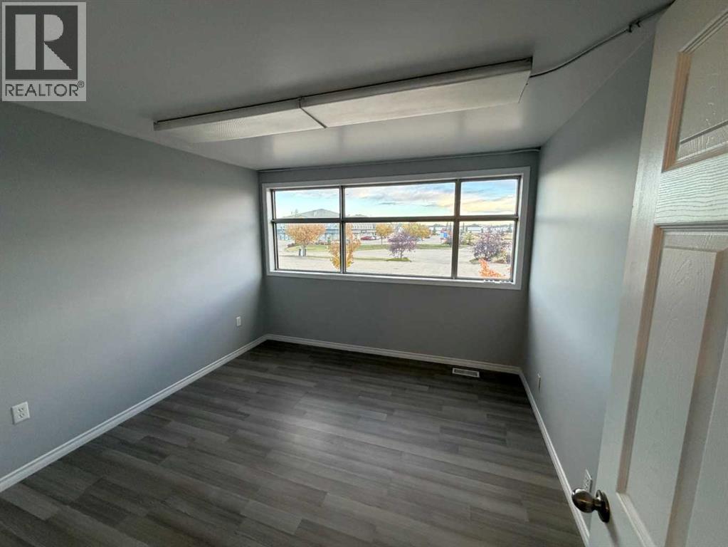 10071 120 Avenue Property Photo 18