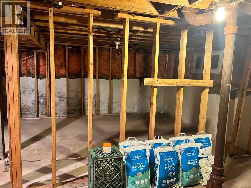 5215 54 Street Property Photo 9