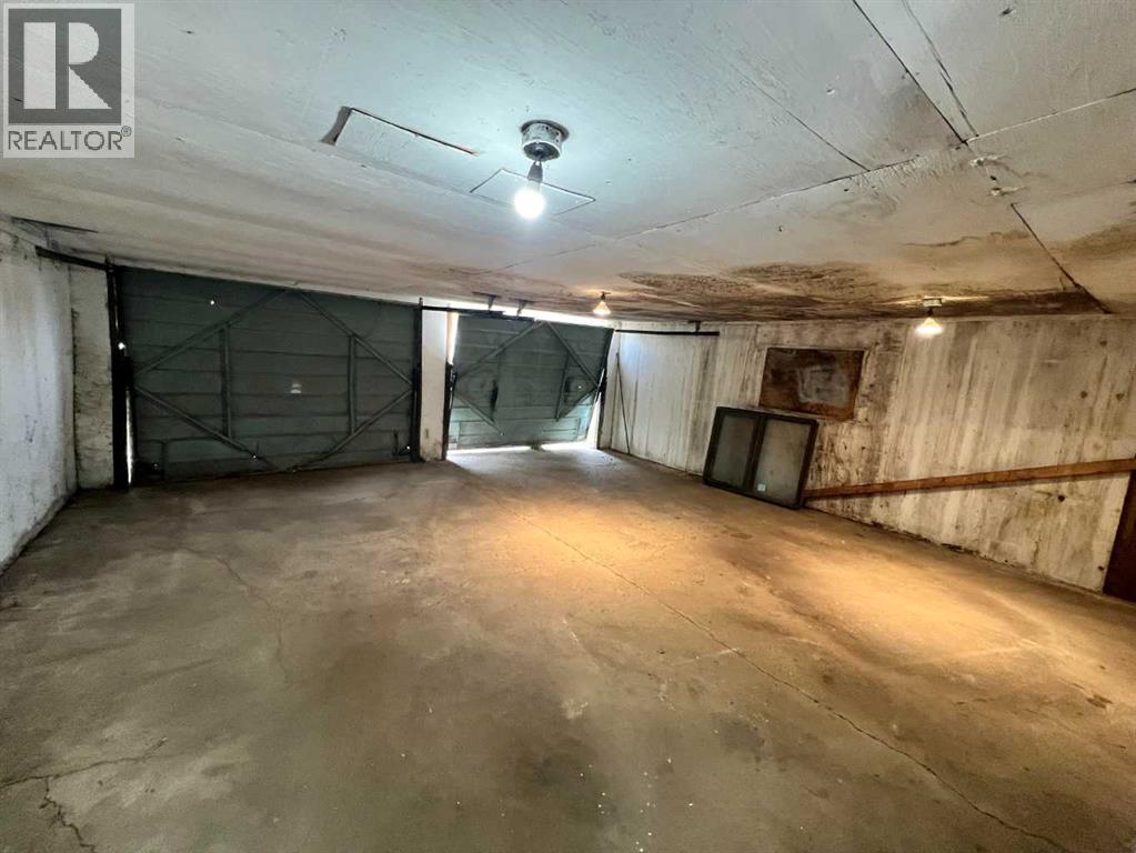 5215 54 Street Property Photo 18