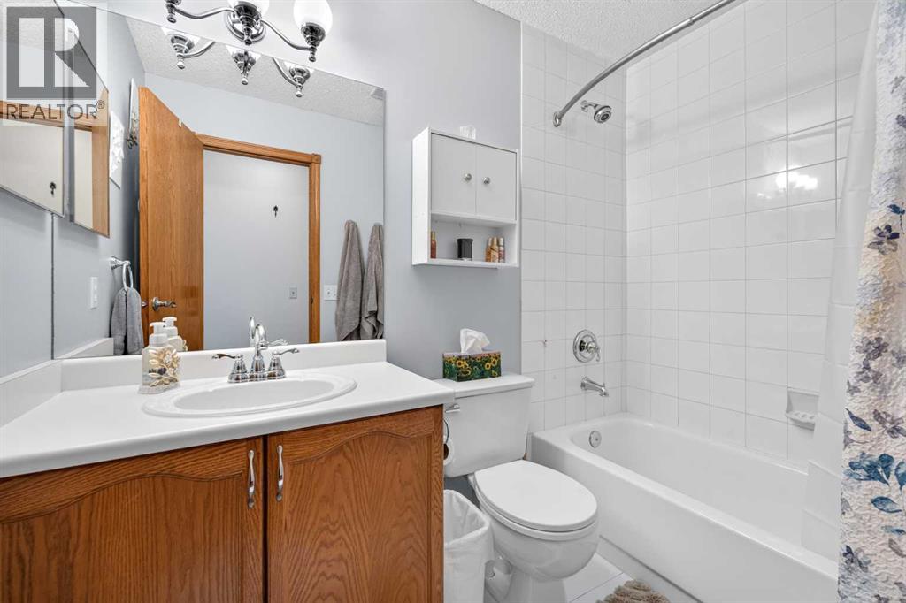 218 Coventry Close Ne Property Photo 24