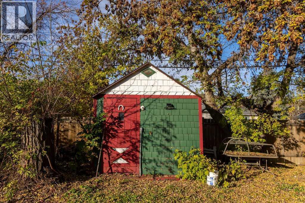 10714 92 Street Property Photo 13