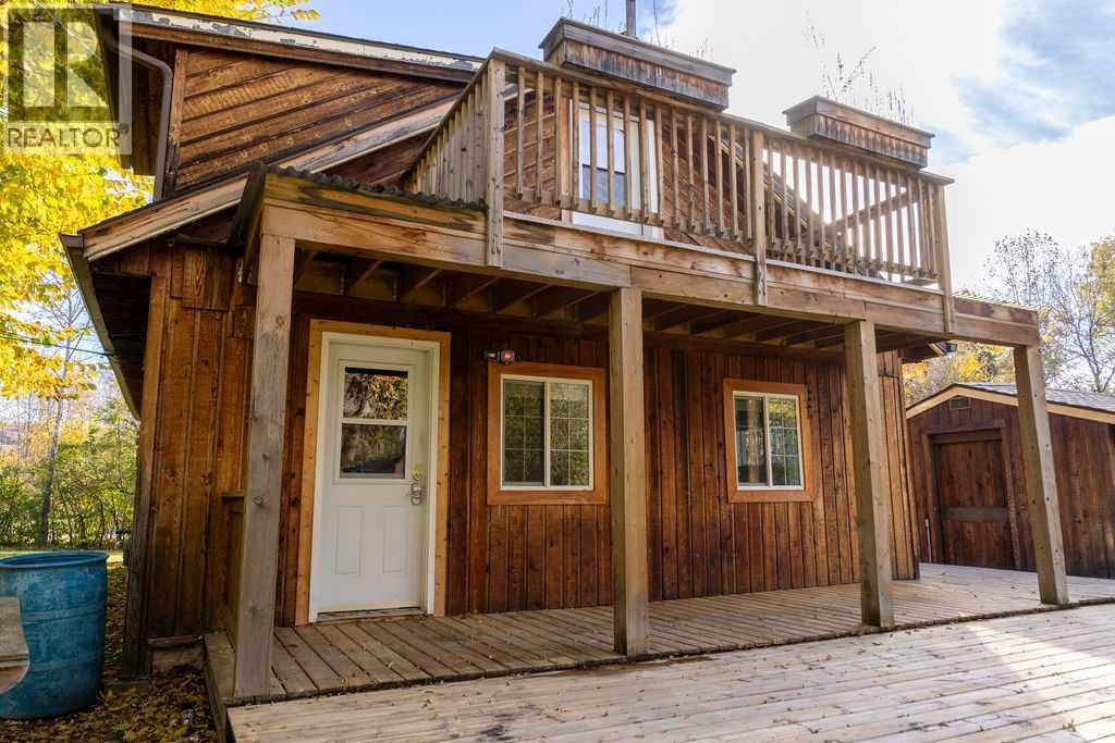 10714 92 Street Property Photo 16