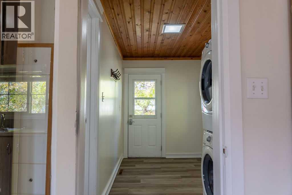 10714 92 Street Property Photo 20