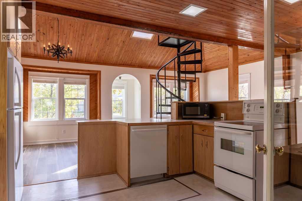 10714 92 Street Property Photo 23