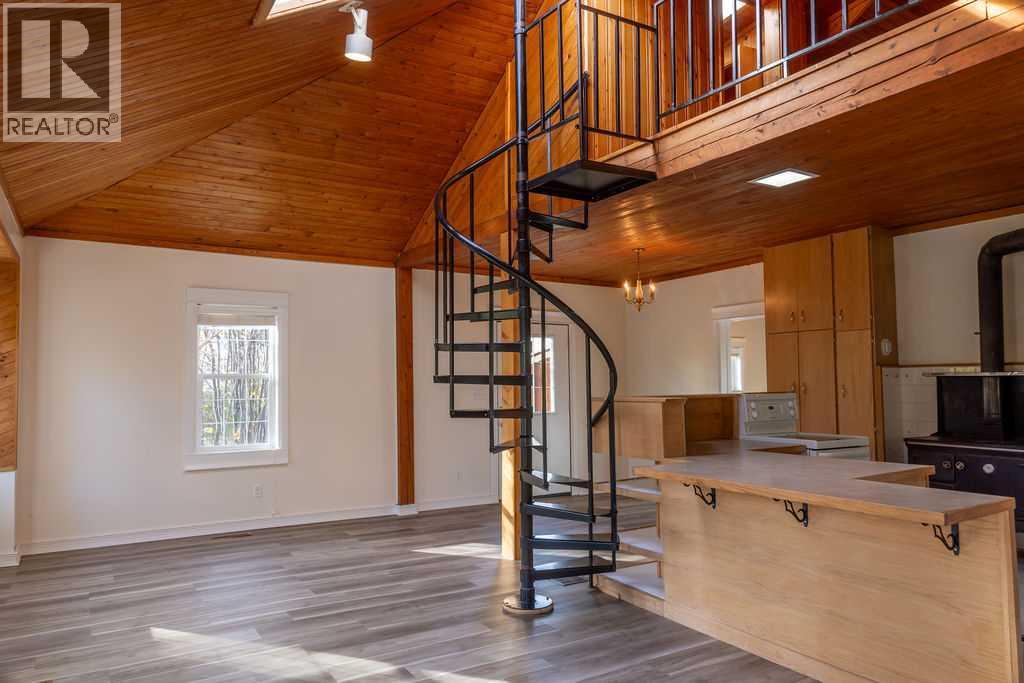 10714 92 Street Property Photo 26