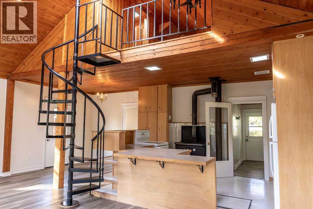 10714 92 Street Property Photo 27