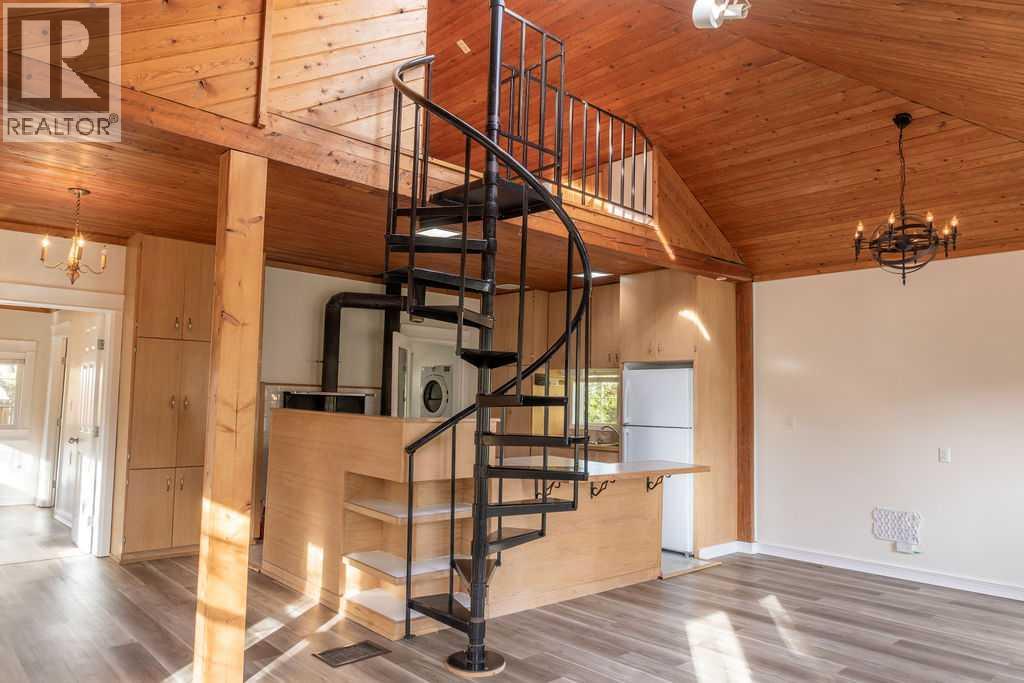 10714 92 Street Property Photo 29