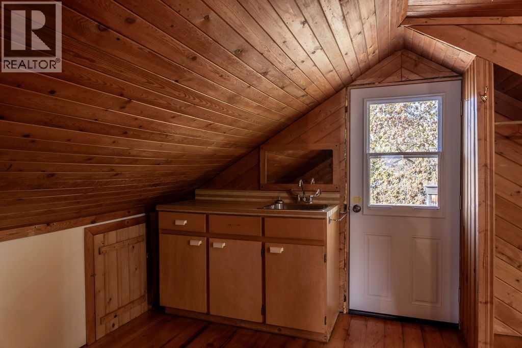 10714 92 Street Property Photo 41