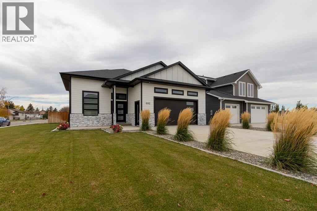 602 5 Avenue Property Photo 2