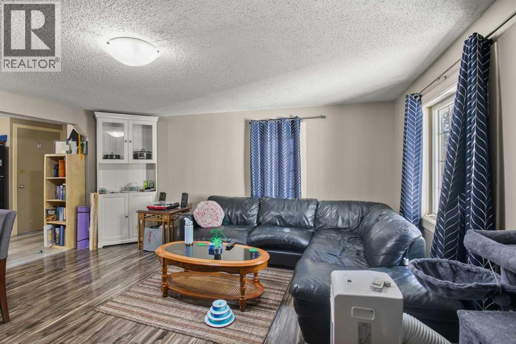 5515 45 Avenue Property Photo 7